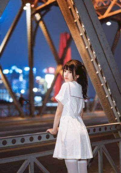 铁轨撞死四个小孩还是一个小孩_BD英语BD在线观看